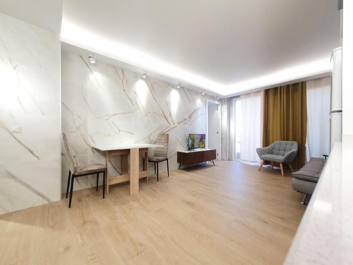 ,apartamento Con Piscina Y Wifi Apartment